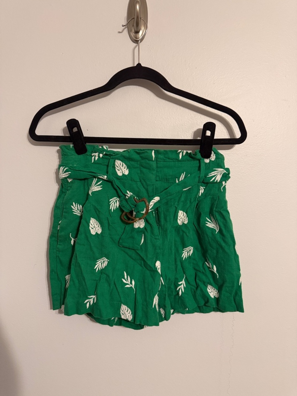 Ann Taylor Tropical All-Over Palm Embroidered Shorts - Belted - Size 2 Petite